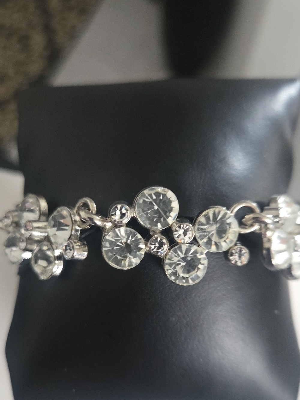 Paparazzi Old Hollywood White Bracelet NWT